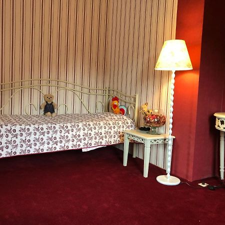 Chateau Les Tourelles Bertrix Luaran gambar