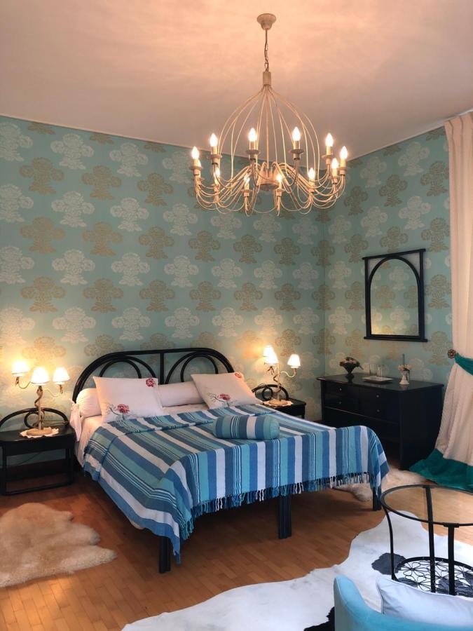 Chateau Les Tourelles Bertrix Bilik gambar