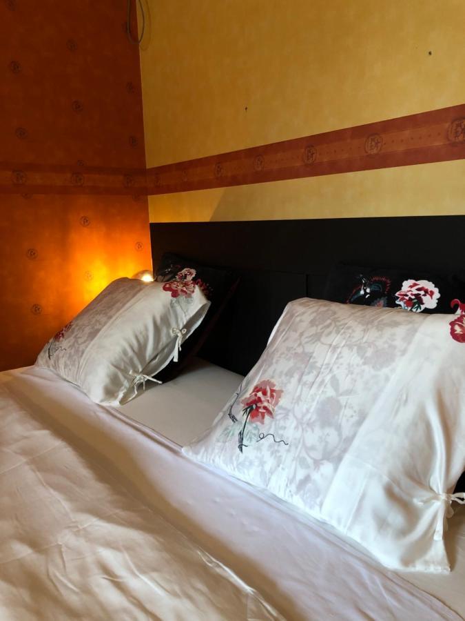 Chateau Les Tourelles Bertrix Luaran gambar