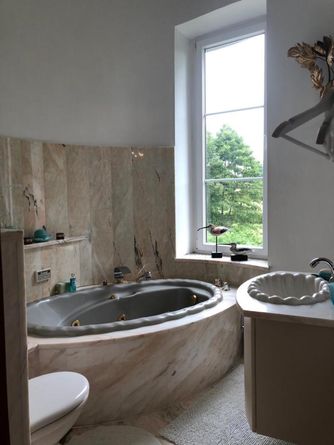 Chateau Les Tourelles Bertrix Luaran gambar
